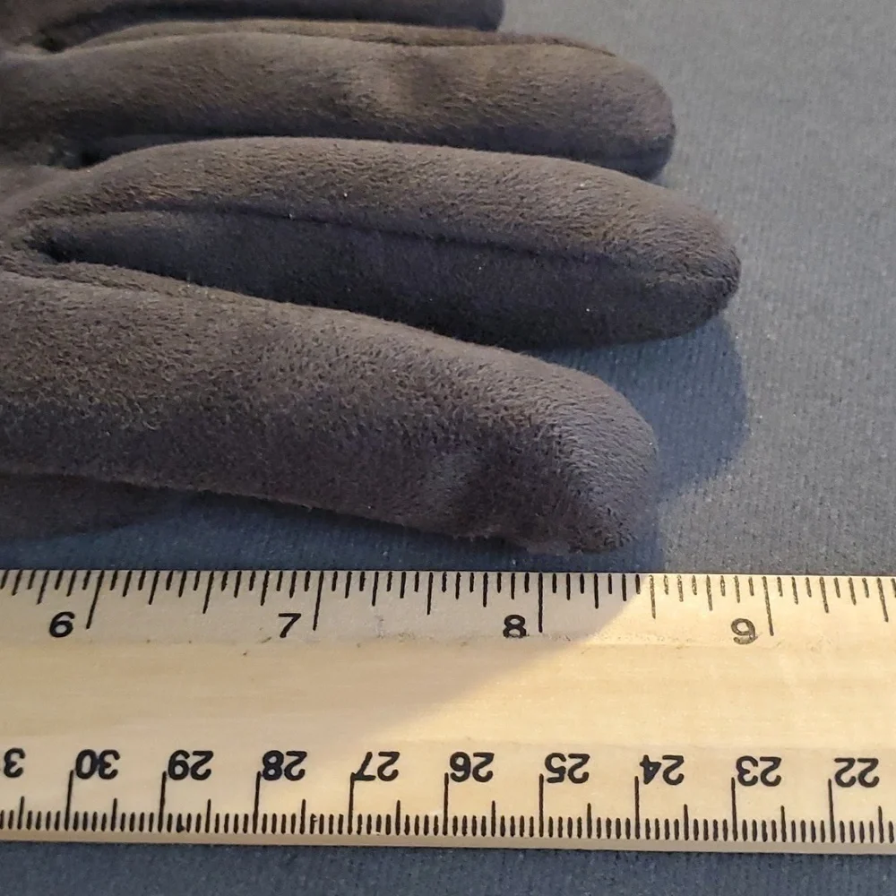 Gray cozy woman's winter faux fur lined. Very‎ good used condition.